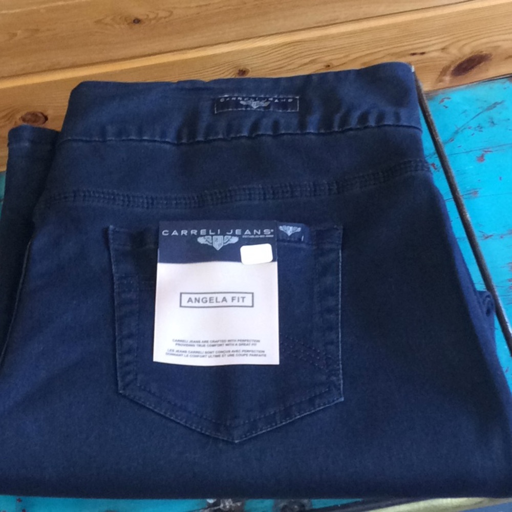 Denim pull on capris